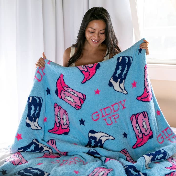 Living Royal - Wholesale Bedding Blanket - Throw Blanket - Cowgirl Boots - "Giddy Up" - Blue & Pink