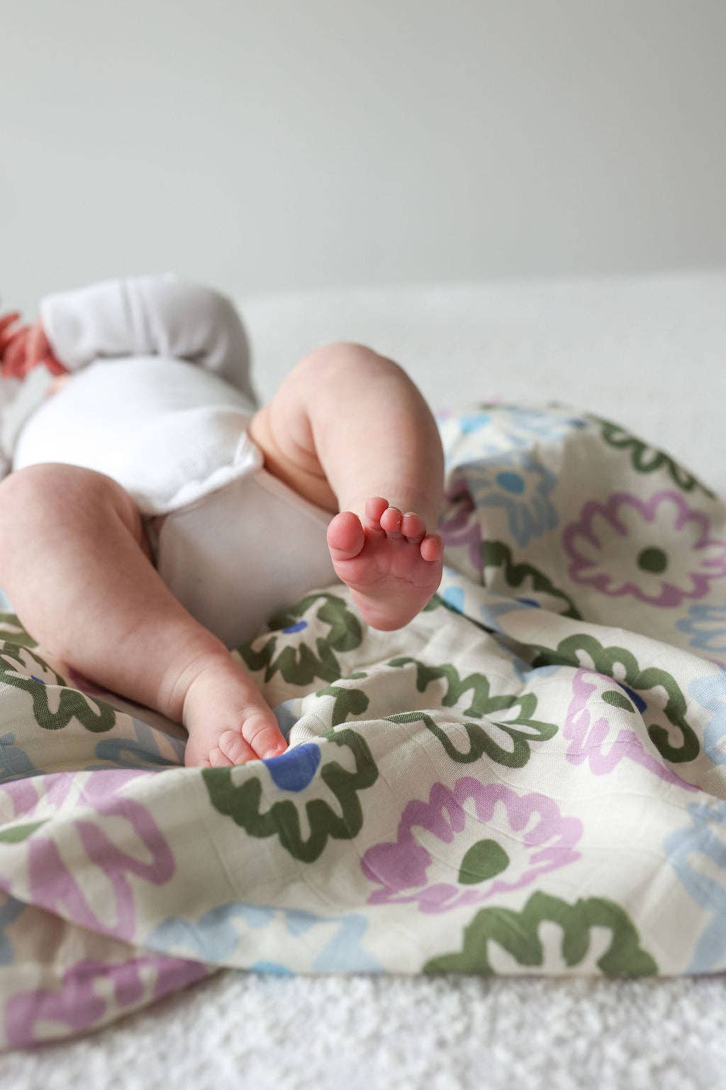 Tilda & Moo - Wholesale Swaddle - Baby - Big Flower Heart | Swaddle2