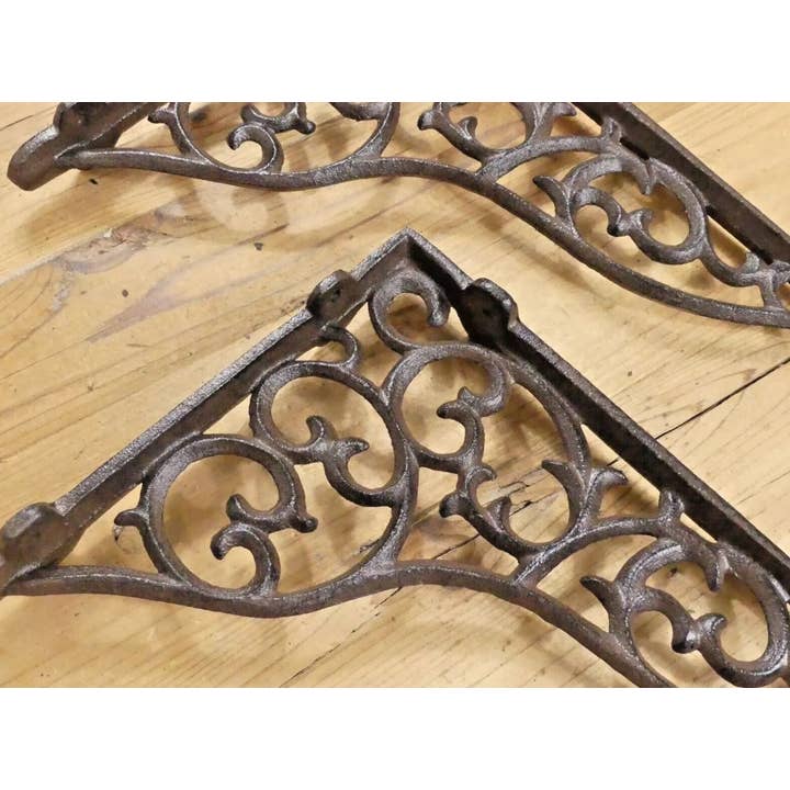 Midwest Craft House - Wholesale Wall Accent - LARGE CAST IRON VINE BRACKET 10 7/8"