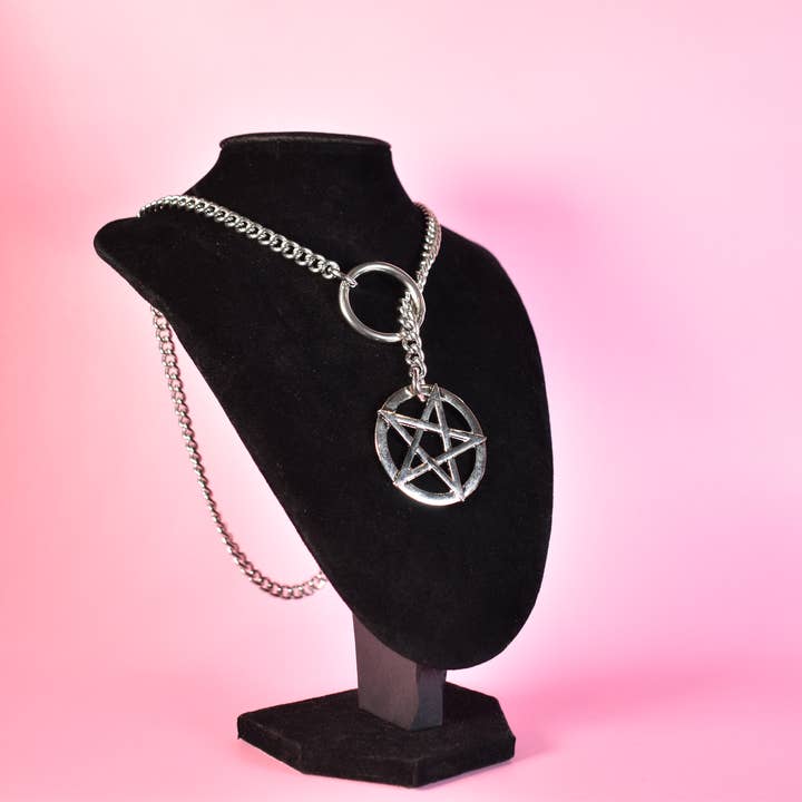 Naughty Pawsies - Wholesale Jewelry - Men's - Silver Pentagram Ring Slip Chain