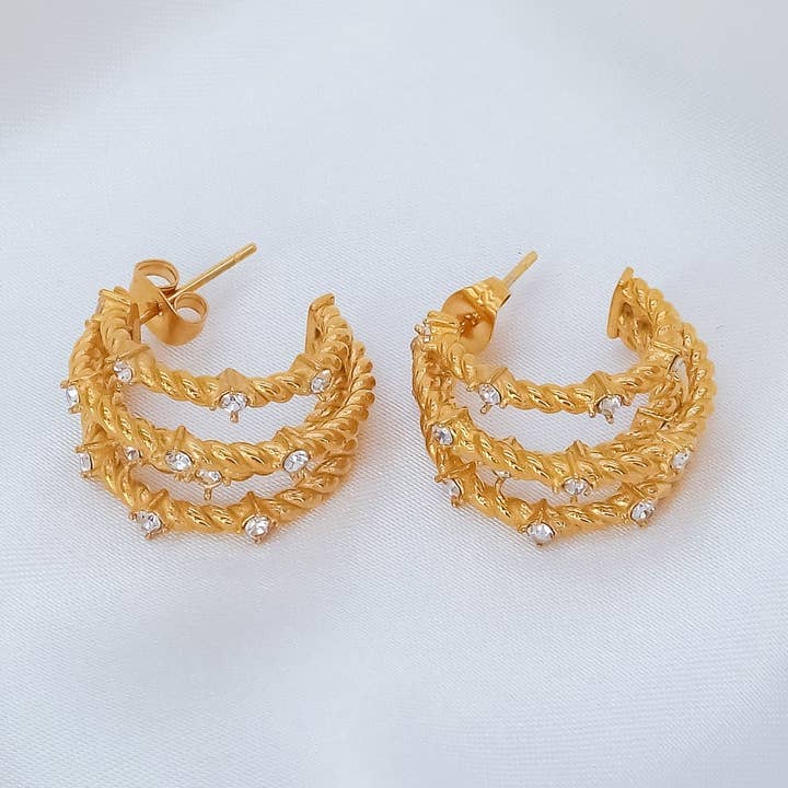 'Esme' Multi Layer Twisted Crystal Hoop Øreringe for engroshandel hos Luluh Lane