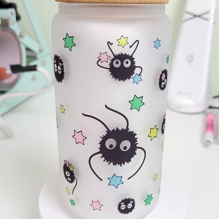 Gobelet en verre Anime pour la vente par Lily's Craftory