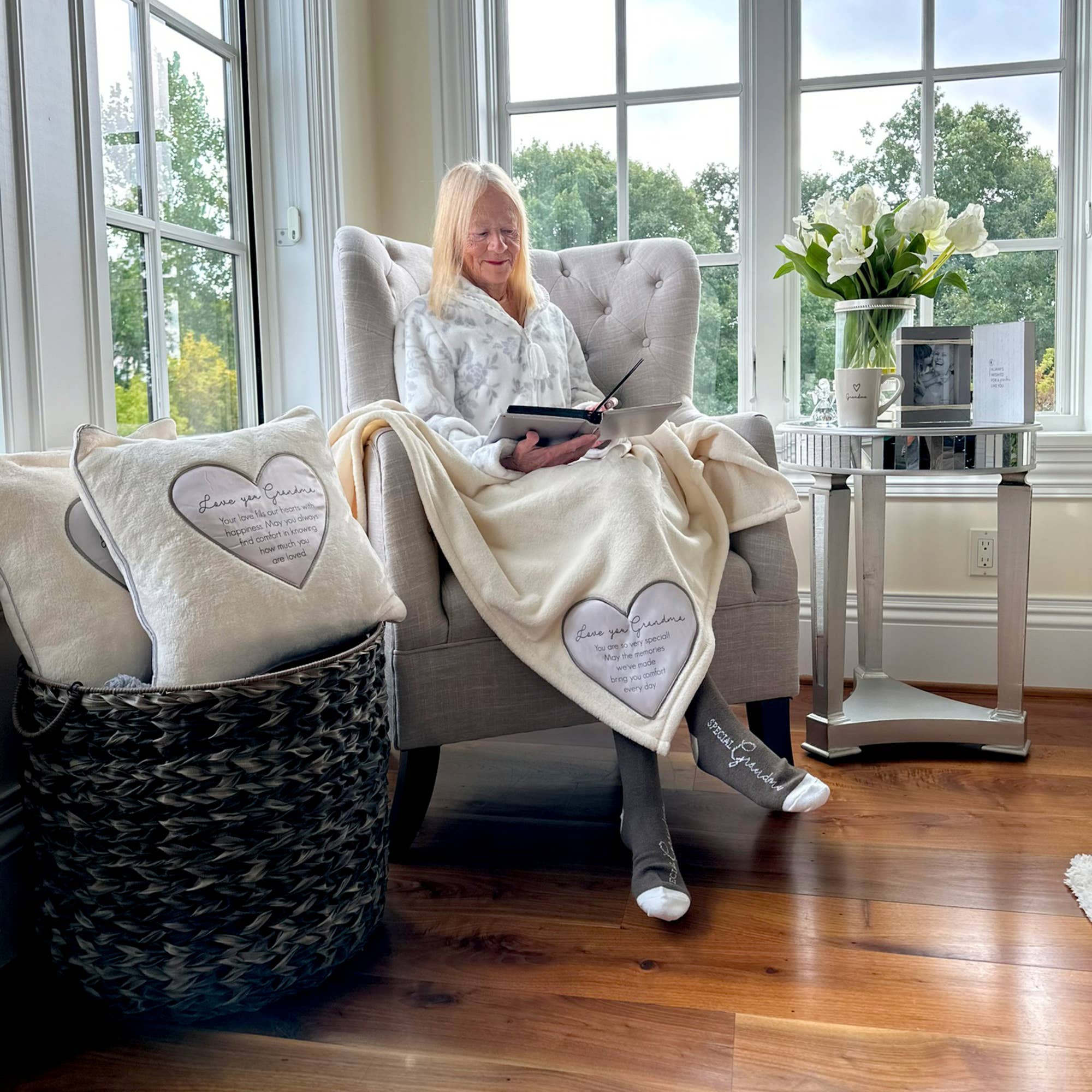 Pavilion - Wholesale Throw Blanket - Grandmother - 50" x 60" Royal Plush Blanket6