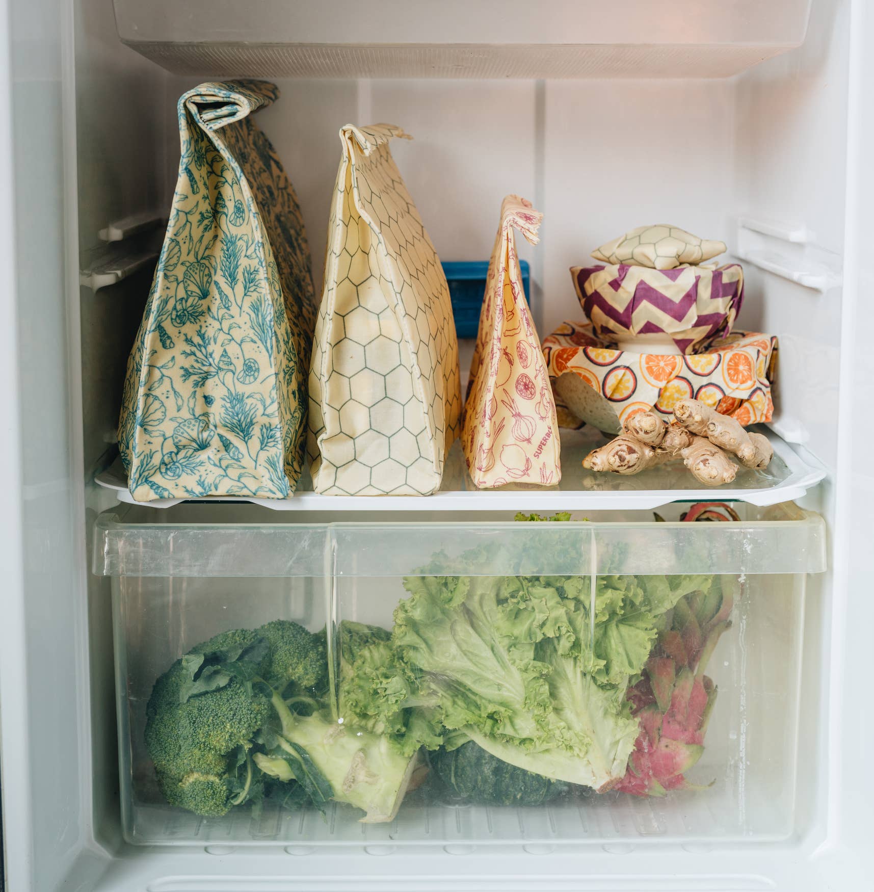 SuperBee - Eco Living Made Easy – Engroshandel Indpakning/pose til opbevaring af mad – Medium genanvendelig brødpose i bivoks - Hexagonia4