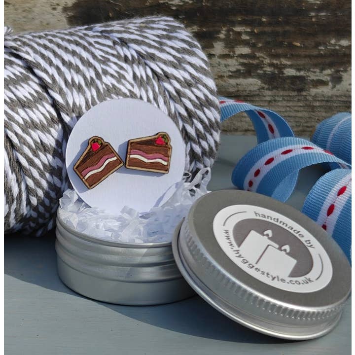 Hyggestyle – wholesale Stud/post earrings – Handmade chocolate cake slice earrings