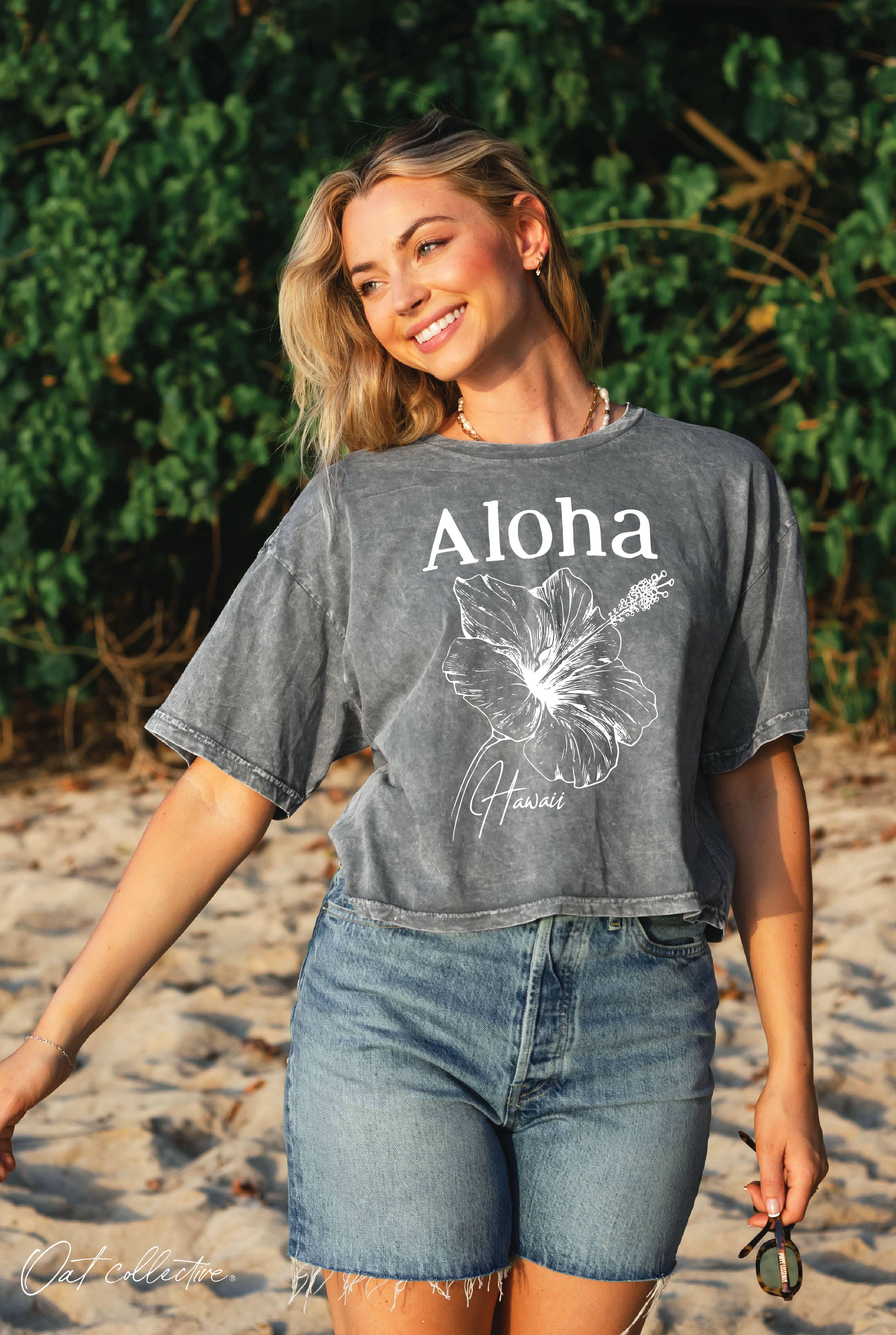 OAT COLLECTIVE - Wholesale Screen Printed T-Shirt - Women's - ALOHA HAWAII Cropped Mineral Washed Graphic Top
9