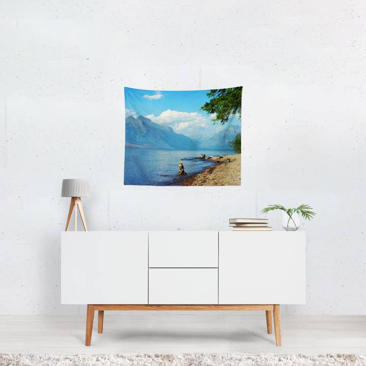 Microvezel wandtapijt van Rocky Mountain Lake voor wholesale door lostkatphoto