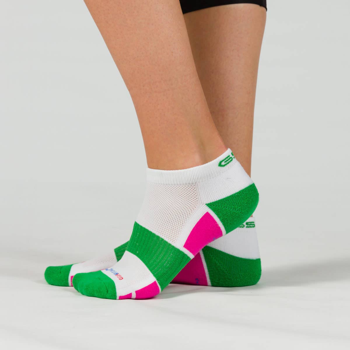 White Green Fuchsia Purple GSA 694 Extra Cushioned Performance Low Cut Socks / 3Pack for wholesale on Faire5