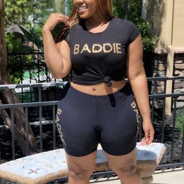 Sort & Guld Baddie Shortset for engroshandel hos THICKER THAN AVERAGE LLC