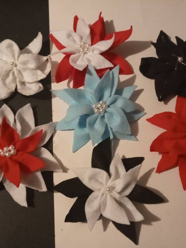 Poinsettia, Belle Décoration Florale de Noël, LXL23 pour la vente par BLUE RIBBON ORNAMENTS