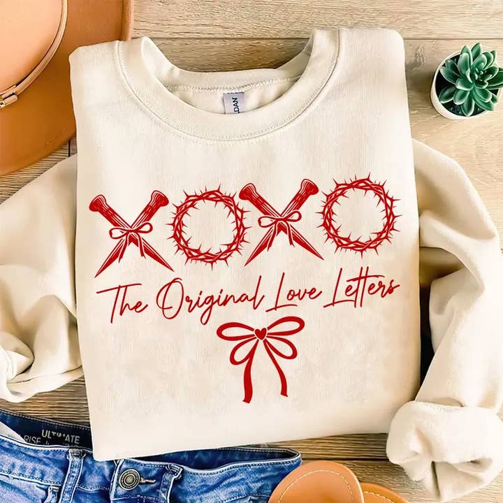 xoxo le sweat-shirt original lettres d'amour pour la vente par StricklandDesignCo