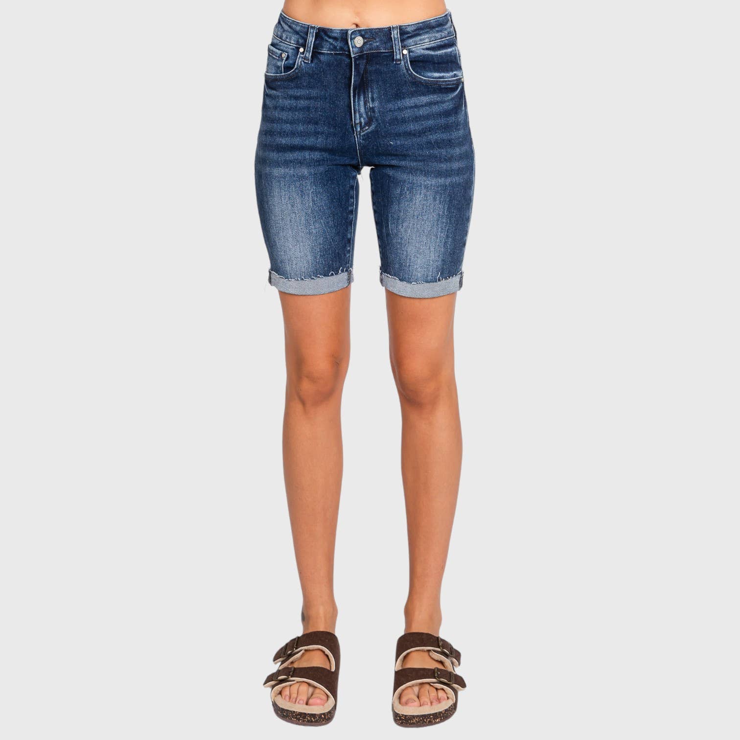 Petra153 – Großhandel Shorts – Damen – P1032R-DM Bermuda-Shorts mit hohem Bund und umgeschlagenem Saum7