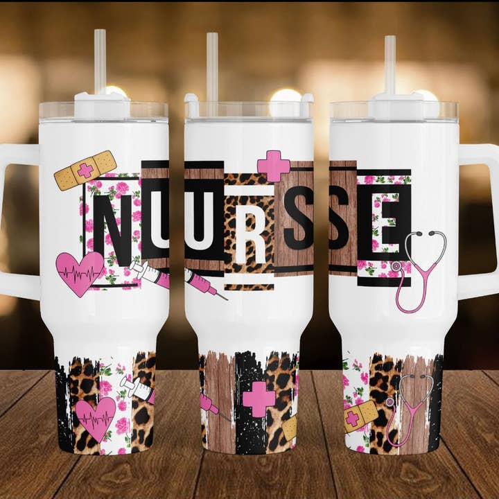 Pink Sygeplejerske 40 oz Tumbler Forudbestilling 4 wk tat for engroshandel hos Smile Graphics and Design