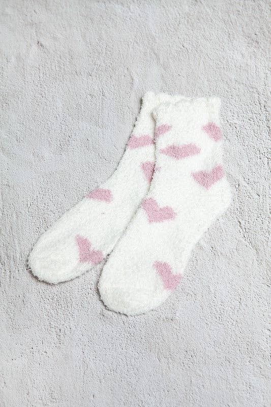 JOSSLYN by wall to wall - Wholesale Socks - Women's - WARM CORAL FLEECE PLUSH HEART FUZZY SOCKS | 40S020439