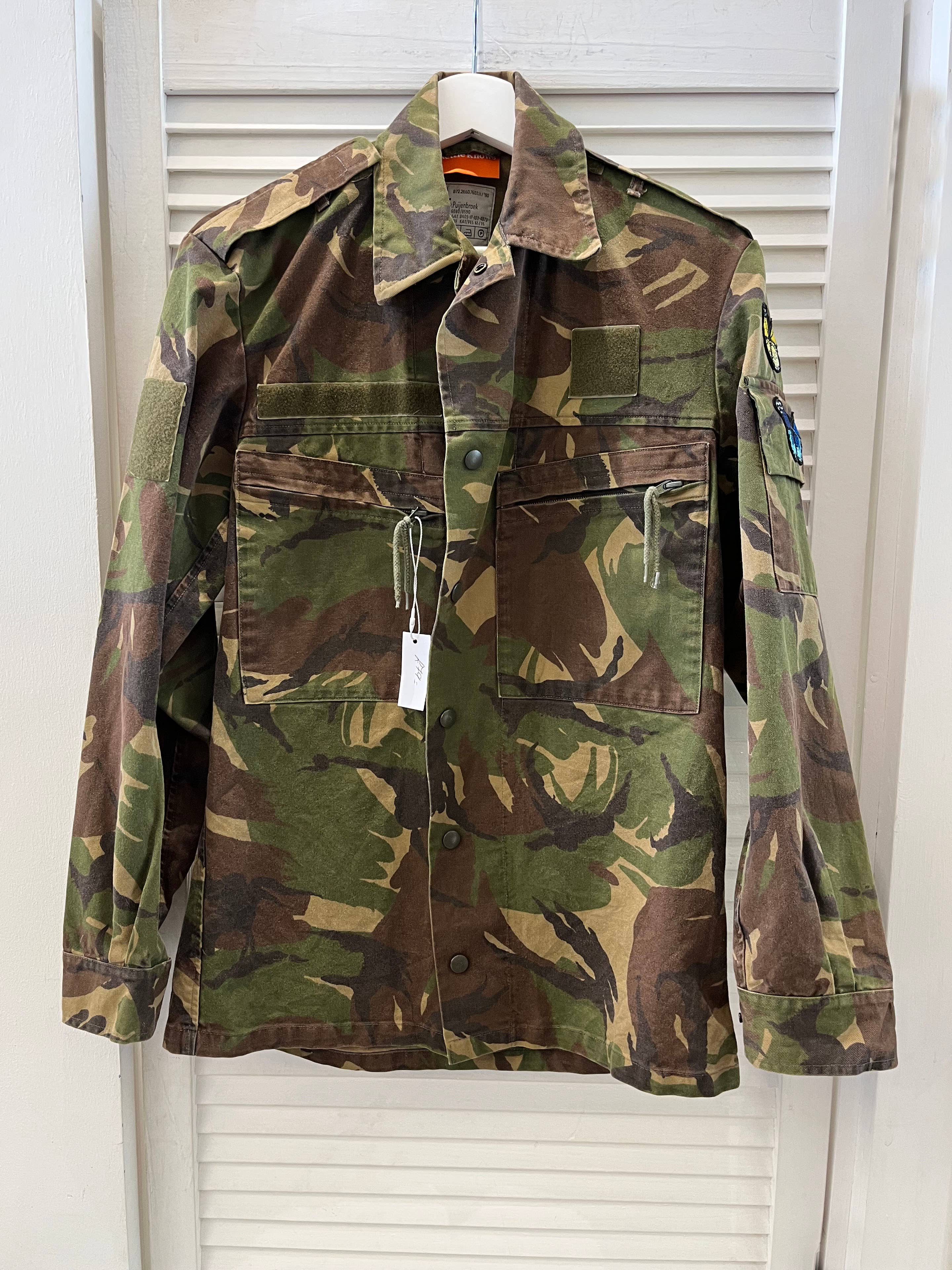 Nettie Knows – Großhandel Hemdjacke/Shacket – Damen – Camouflage-Hemdjacke mit Pailletten1