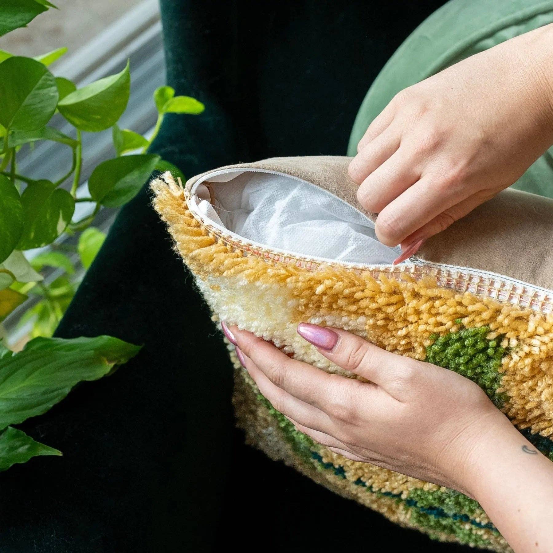 Craft Club - Wholesale DIY Craft Kit - EARTHY PICK OF THE BUNCH - Latch Hook Cushion Kit5