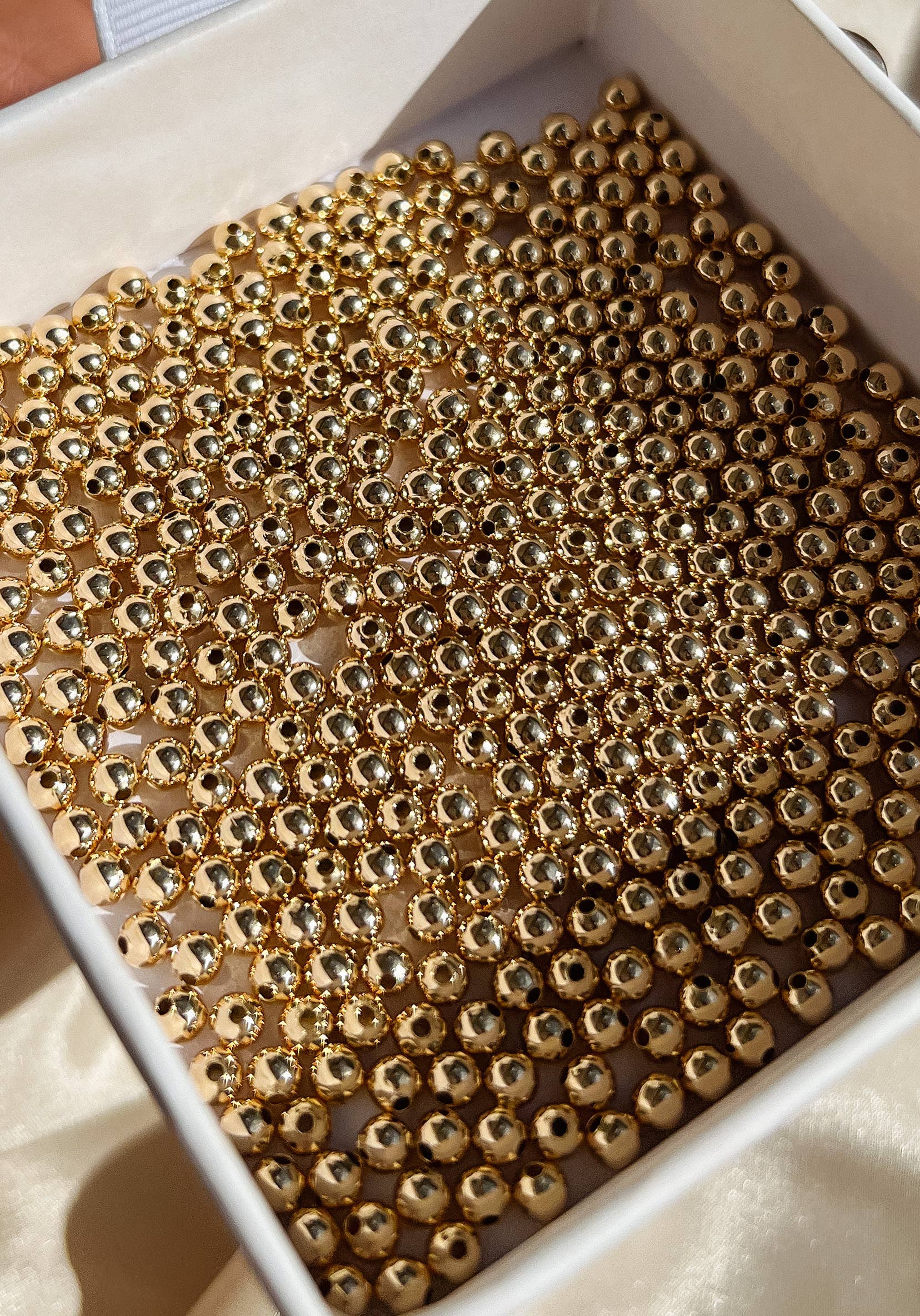 Js Wholesale Jewelry – wholesale Pärlor – 14K guldfyllda mellandelar, högkvalitativa 4 mm pärlor som inte mörknar2