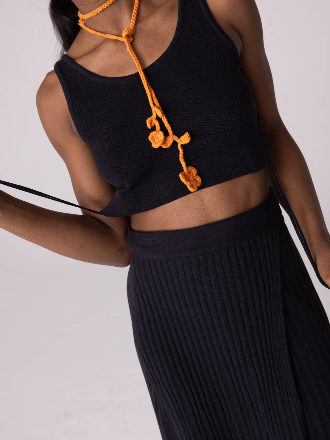 Drebulė: Black Cotton Crop Top  for wholesale on Faire4