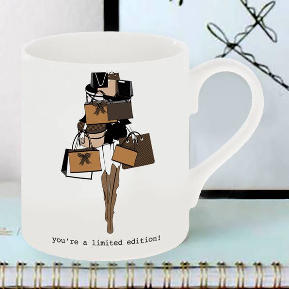 Winkelen- Limited edition Fine Bone China mok voor wholesale door Catherine Loves