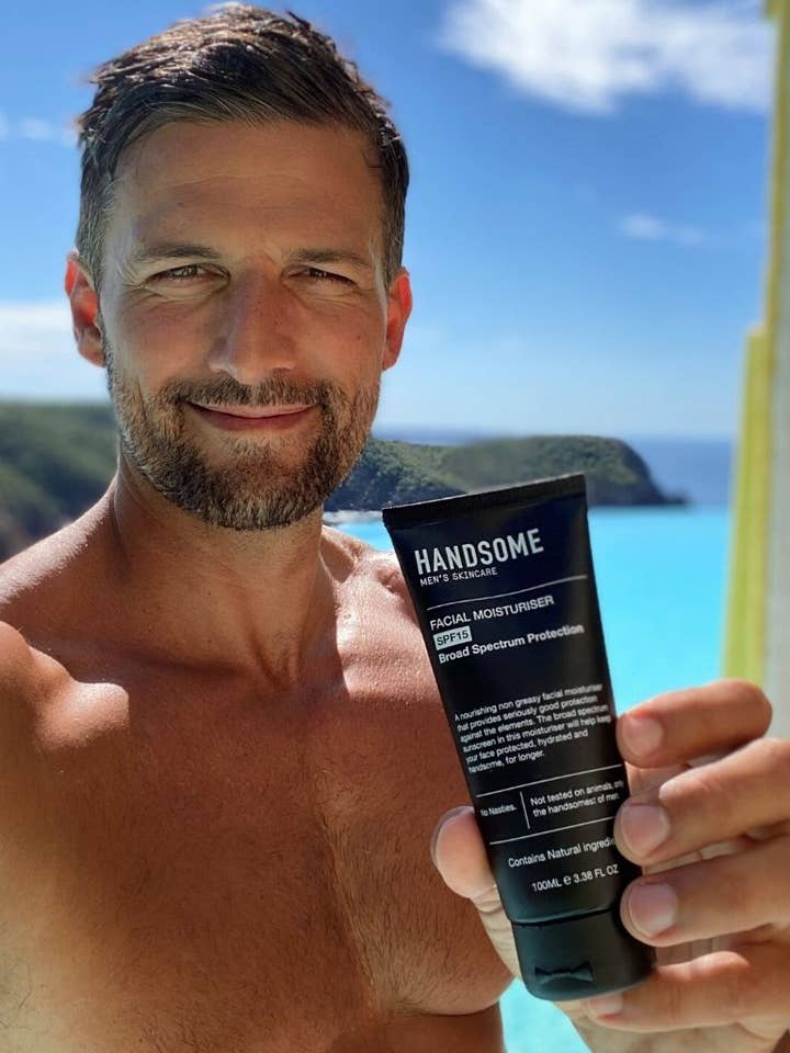 VOCHTINBRENGENDE CRÈME VOOR HET GEZICHT - SPF 15 100ml voor wholesale door Handsome Men's Skincare