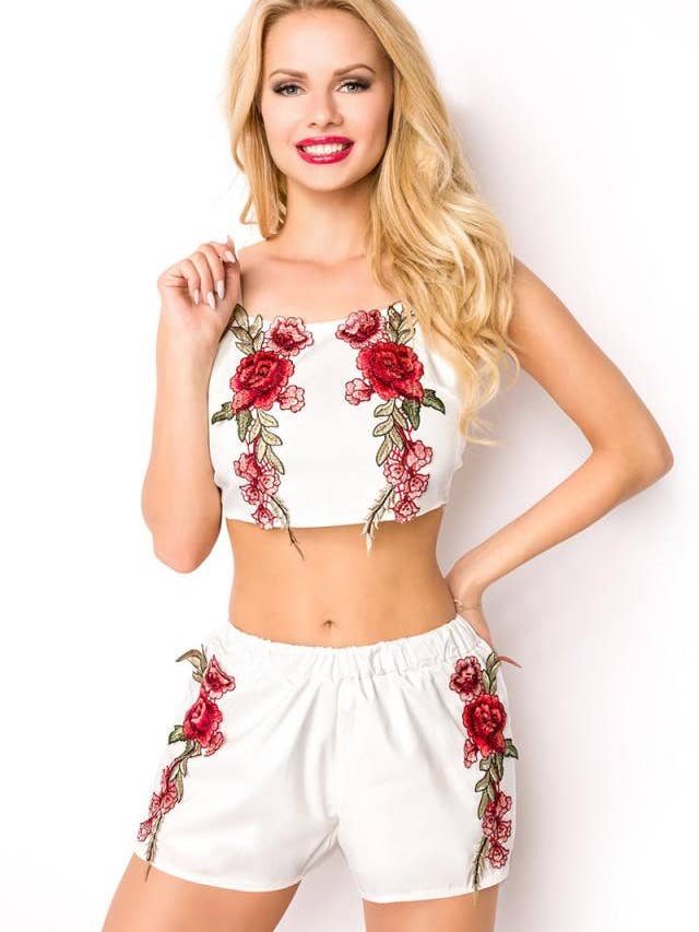 Atixo sommarset med croptop och vida shorts med blommönster för wholesale av Atixo