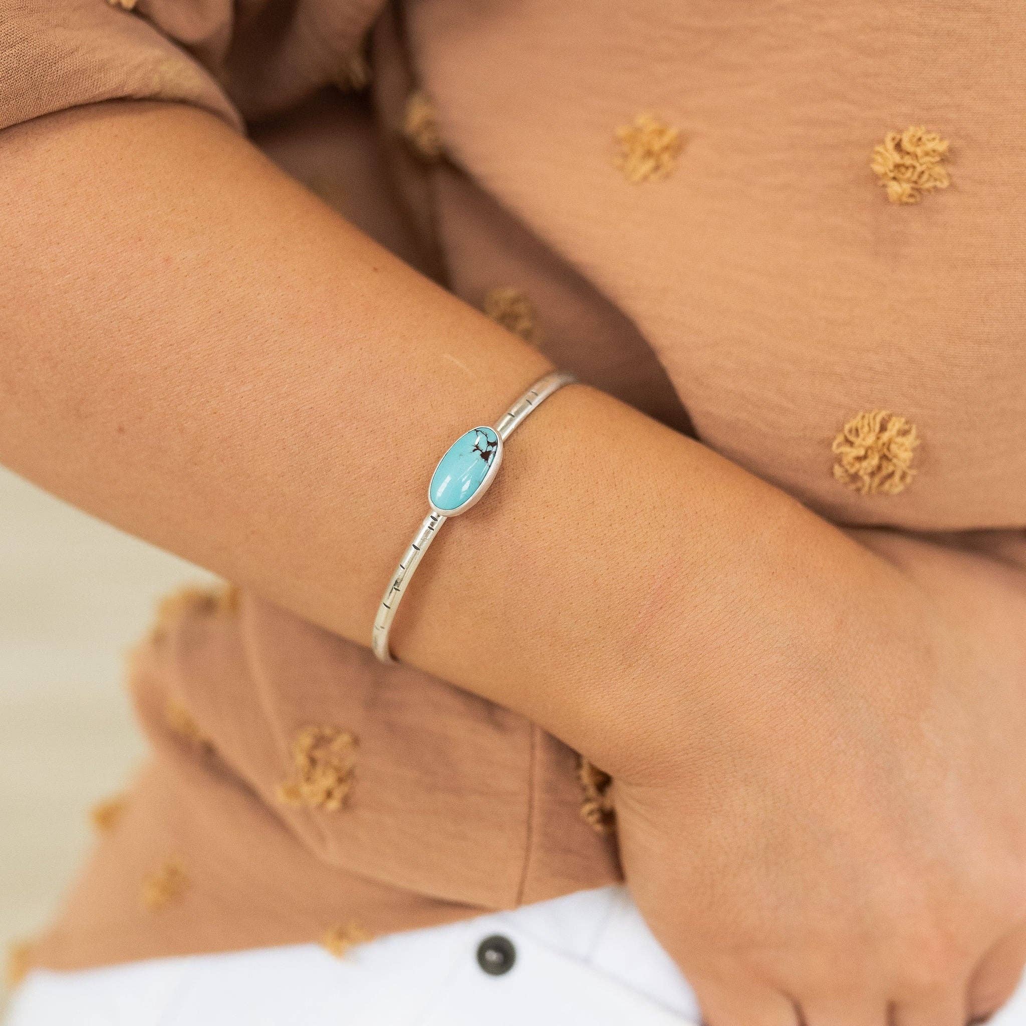 Indie Rae - Vente Bracelet manchette - Bracelets en turquoise égyptienne estampée0