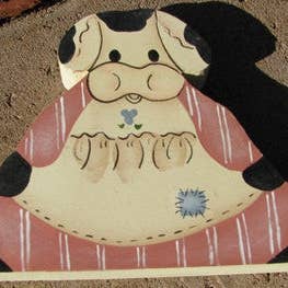 Étagère Cow Country Crafts, vache avec robe mauve, 785 m pour la vente par Nannie and B's Crafts