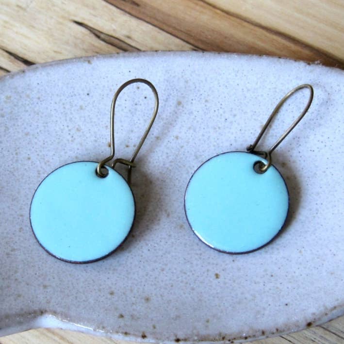 Pendientes colgantes Robin's Egg Blue, sin níquel para venta al por mayor de SIFT and Winnow