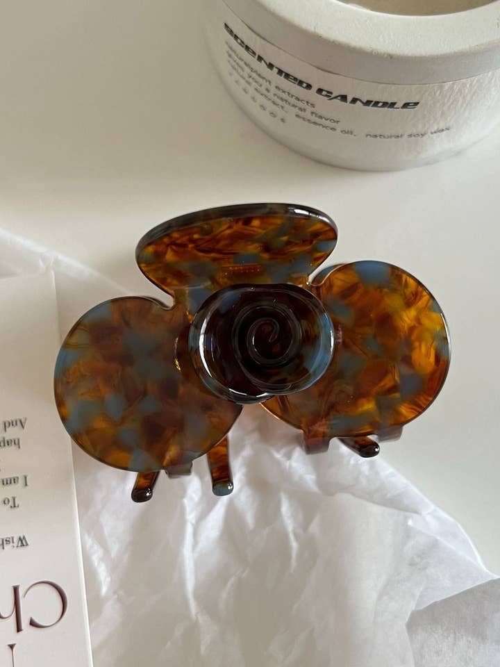 Cute Color Block Camellia Acetate Hair Claw DP25E876 for wholesale by Dipped Shop