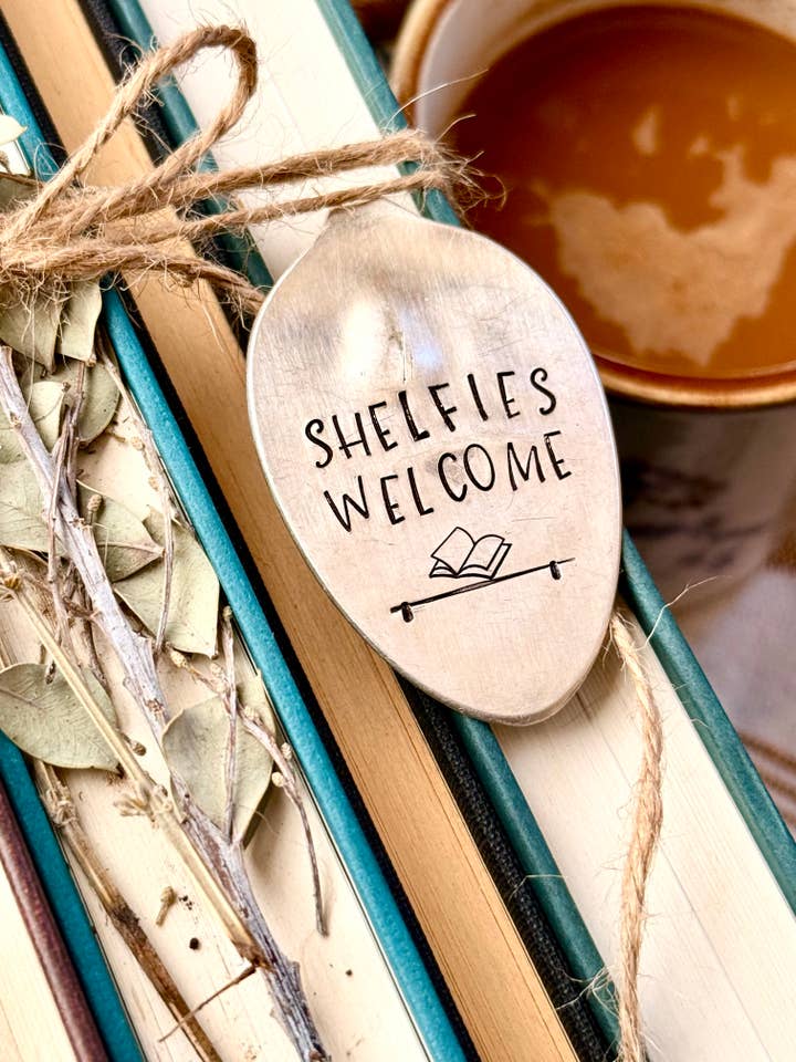 Cuchara Marcador, Estanterías bienvenidas vintage, lectores para venta al por mayor de The WildSmith