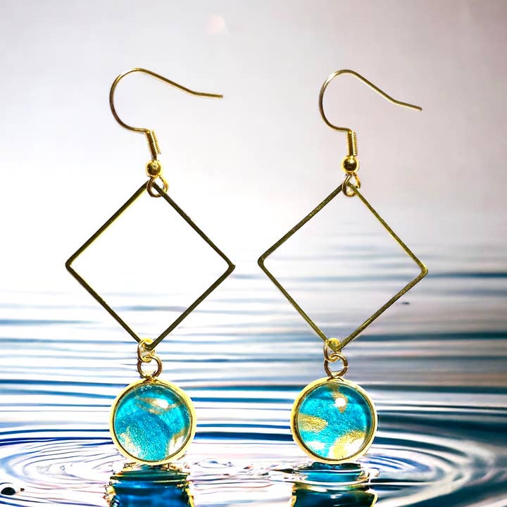 Boucles d'oreilles carrées originales en or pour la vente par Drift Away Studio