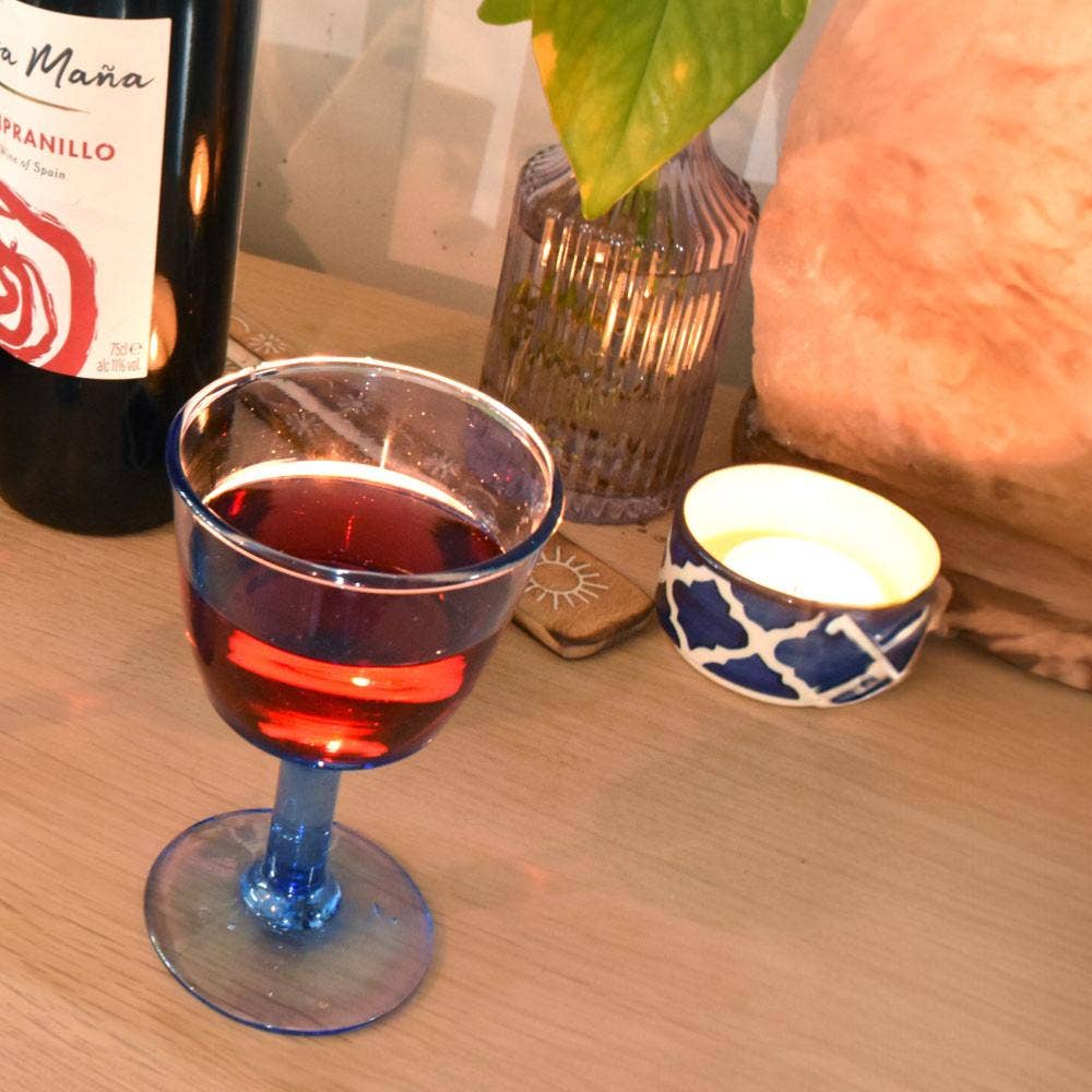 Shared Earth - Venta al por mayor Copas de vino - Copa de vino individual de vidrio reciclado con tinte azul, 13 cm de altura.1