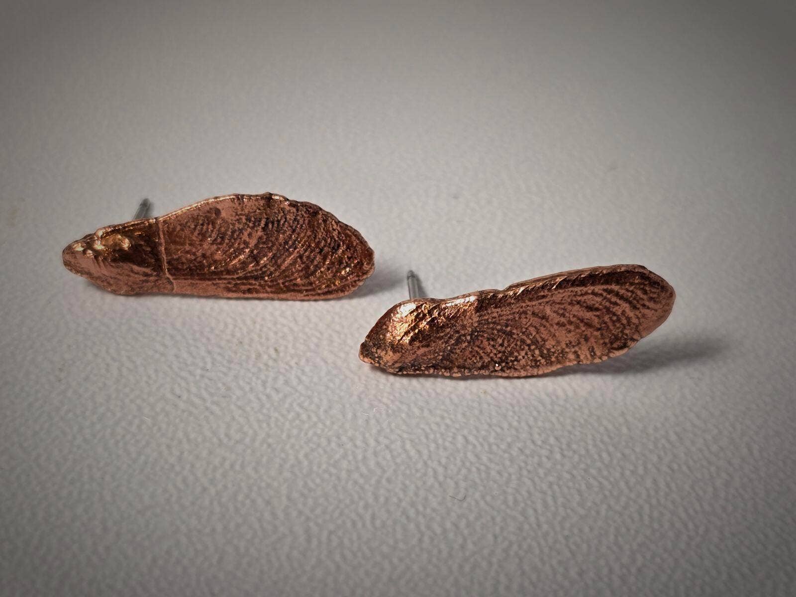 Outlaw Alchemy - Venta al por mayor Pendientes colgantes - Pendientes de cobre auténtico con forma de semilla de arce 4