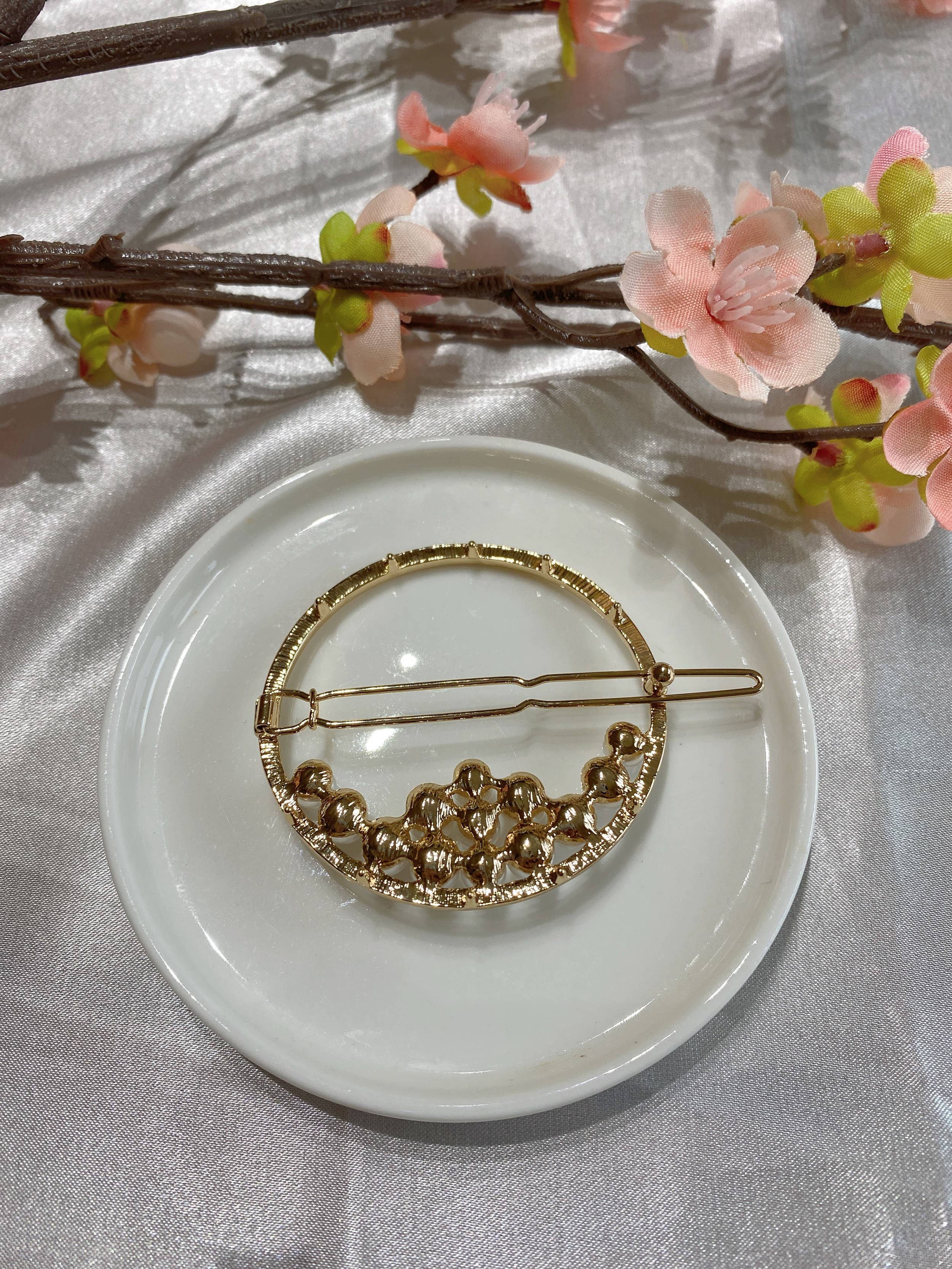 LadyJuneAccessories - Vente Barrette – femme - Barrette à cheveux perle dorée, pince à cheveux en laiton, barrette ronde5
