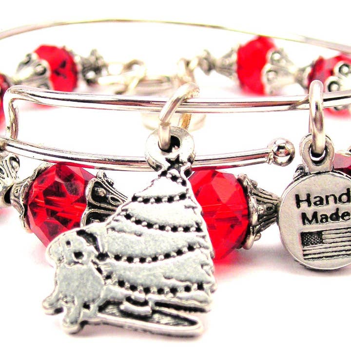 Bracelet en étain orné de perles Puppy Under Christmas Tree pour la vente par Chubby Chico Charms