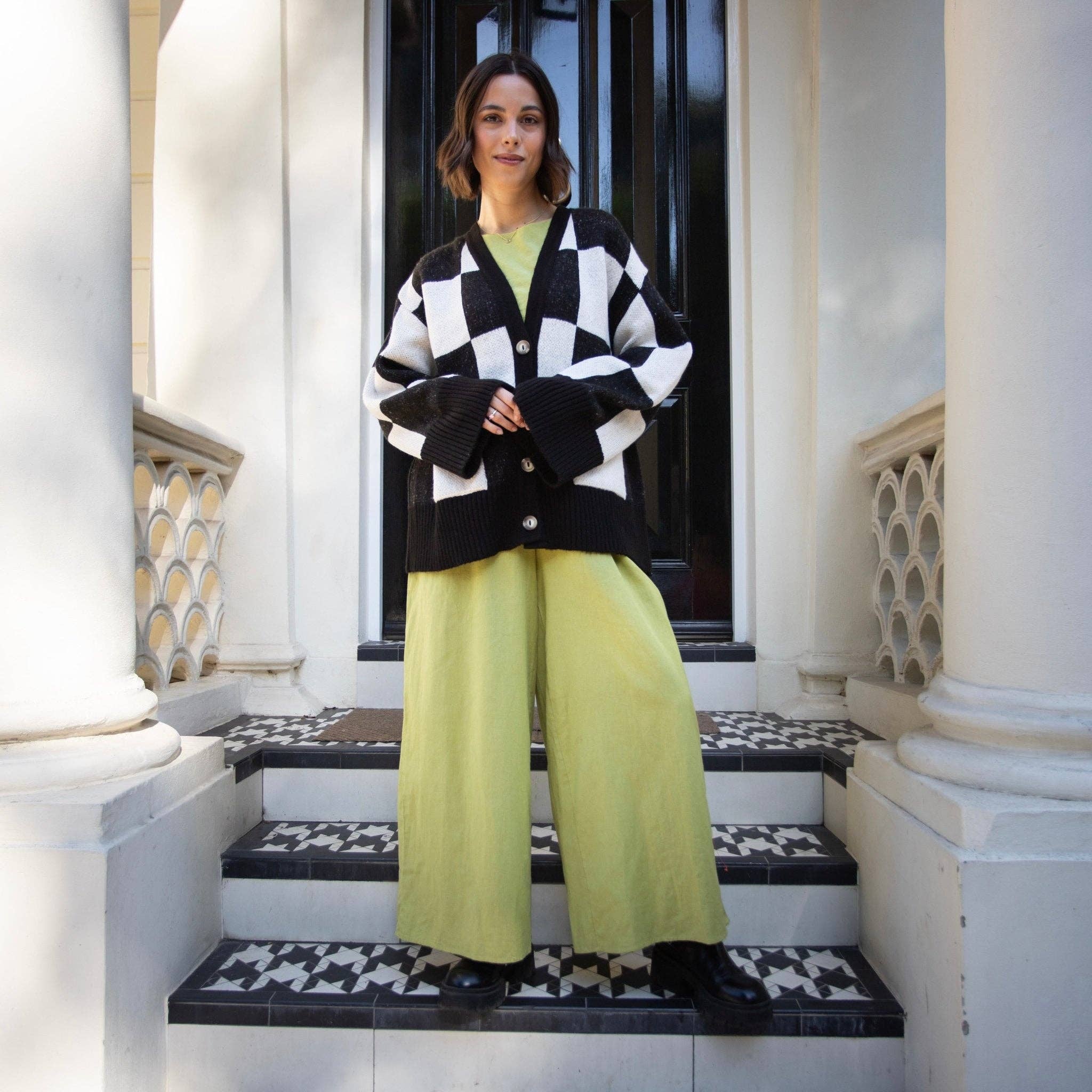 Cara & The Sky – wholesale Cardigan – Women’s – Candice Checked Oversized Chunky Cardigan - Black & White11