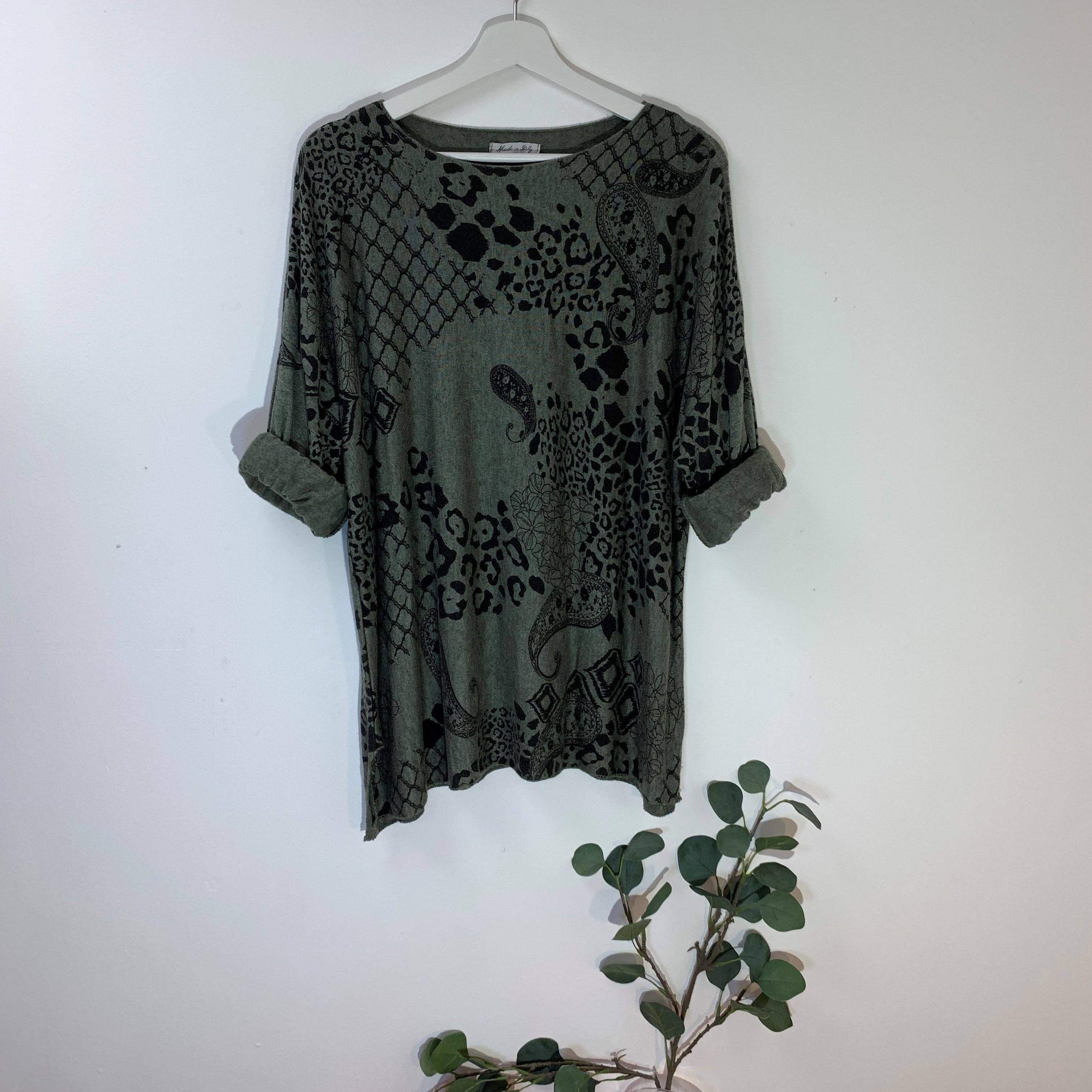Tempest Designs – wholesale Knit top – Women's – Soft touch paisley animal fusion print top with slight split sides3