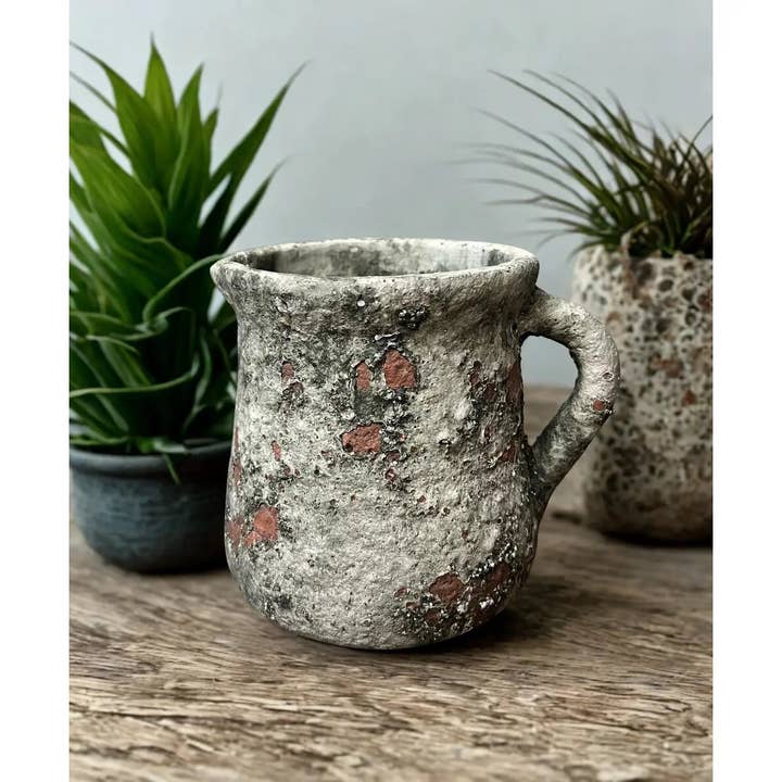 Bocal floral rustique en ciment pour la vente par Vagabond Vintage