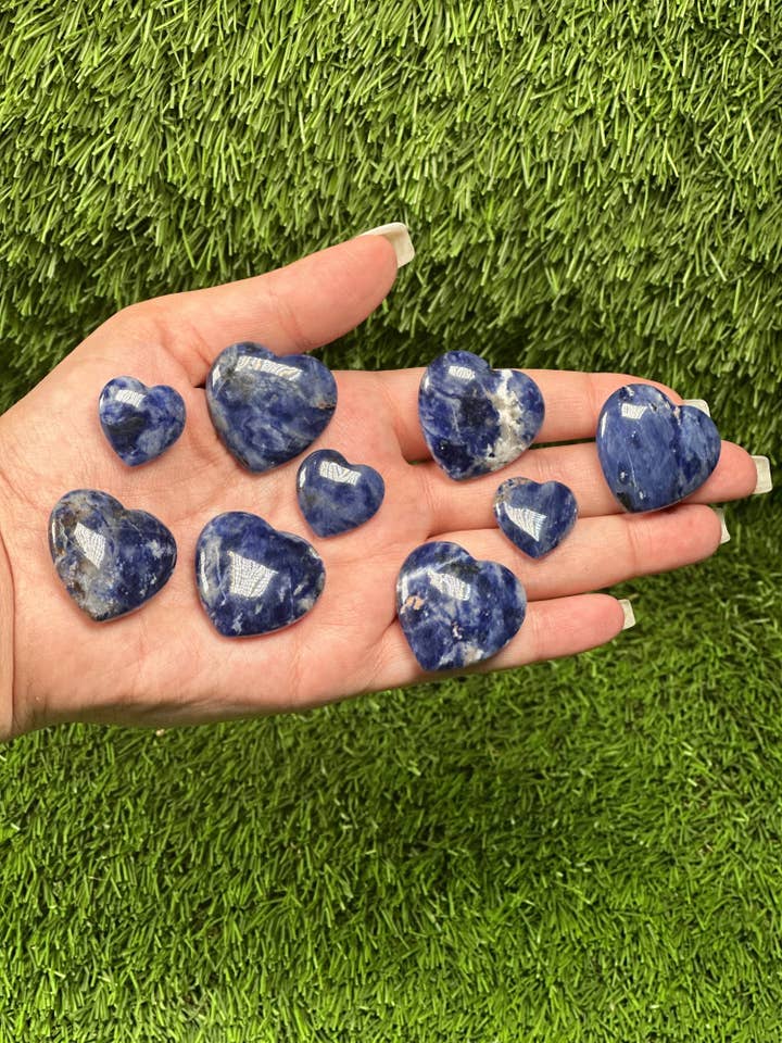 Cuori di cristallo di sodalite sfusi per la vendita all'ingrosso da parte di CaNatureLover