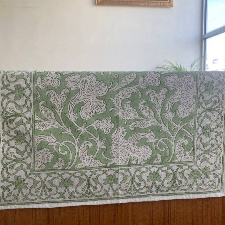 Fabricrush - Vente Chemins de table - Chemin de table indien imprimé au bloc vert sauge et blanc1