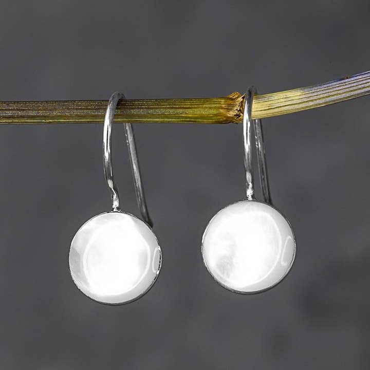 MadamLili - Wholesale Dangle Earrings - Personalised 925 Sterling Silver Mother of Pearl Earrings with ENGRAVING - Minimalistic White Jewellery - OHR925-576