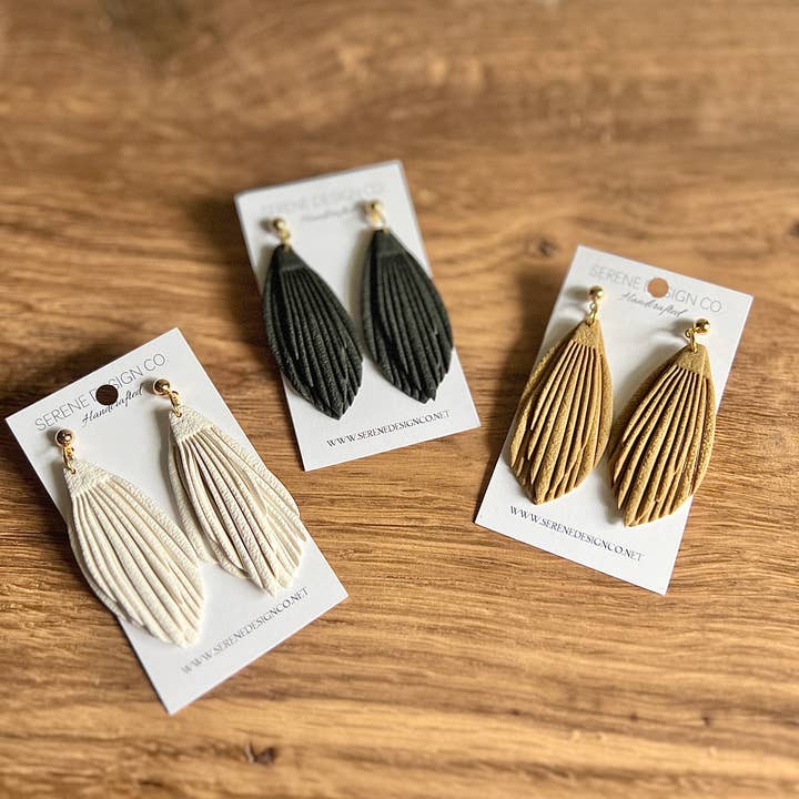 Serene Design Co. – Großhandel Ohrhänger – Statement-Ohrringe aus Leder mit Fransen2