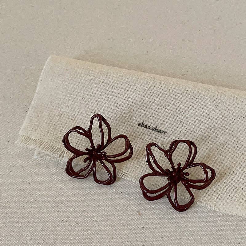 Rosso Orecchino a Perno con Fiore Intagliato Elegante DP25F797 in vendita all'ingrosso su Faire1