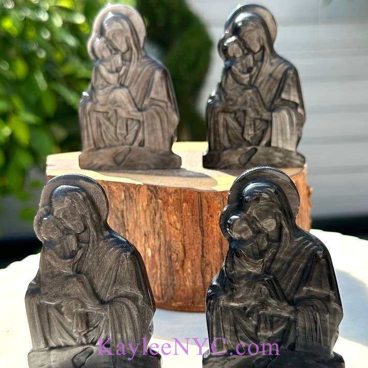Virgen María con el Niño Jesús de obsidiana natural con brillo plateado para venta al por mayor de KayleeNYC