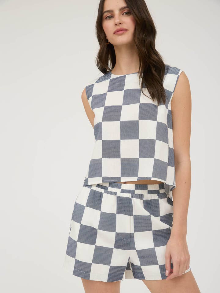 PANTALONCINI DI LINO A QUADRI per la vendita all'ingrosso da parte di The Workshop Studio