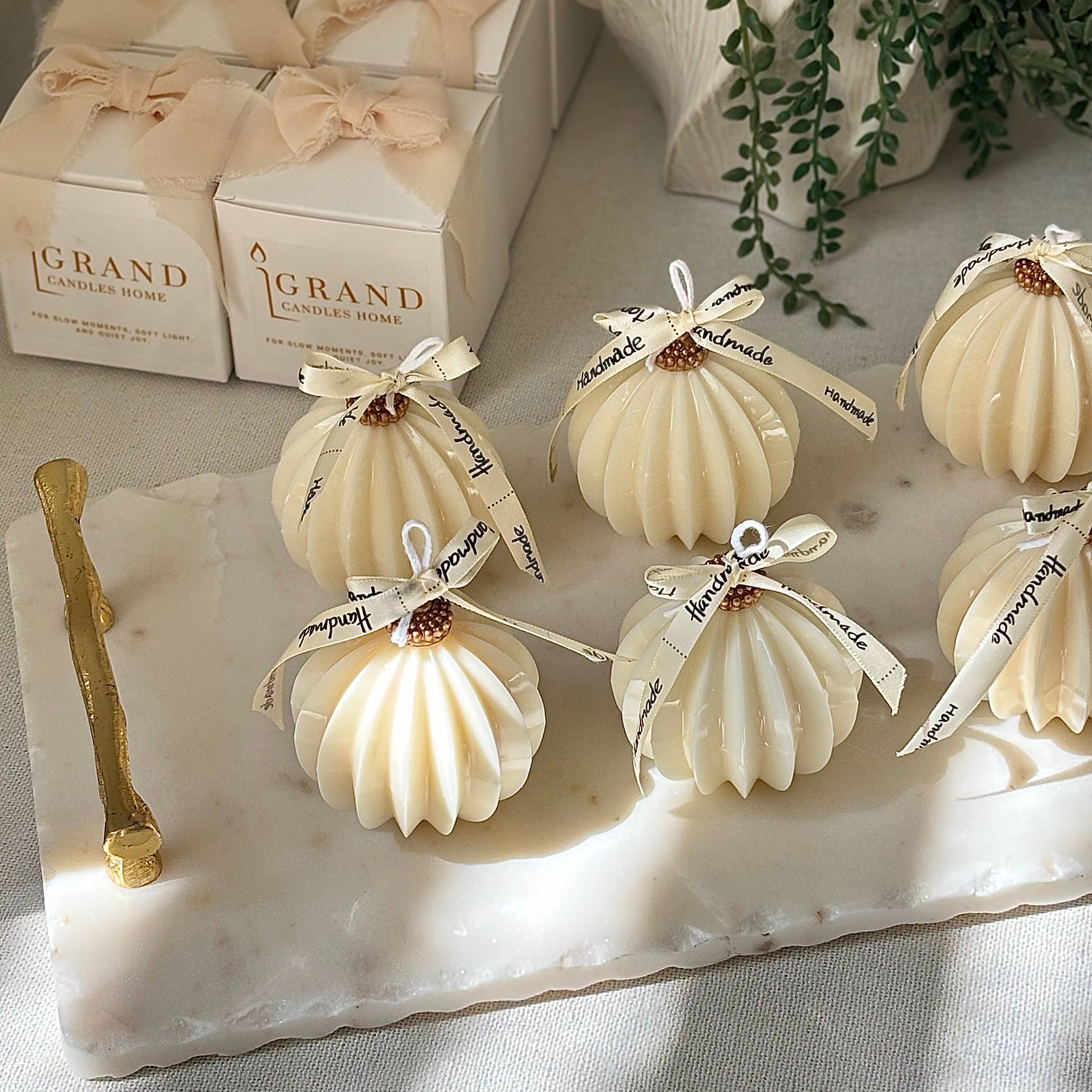 OH MY BOX – wholesale Pillar candle – Holiday Round Candle | Cozy Home Christmas Gift2