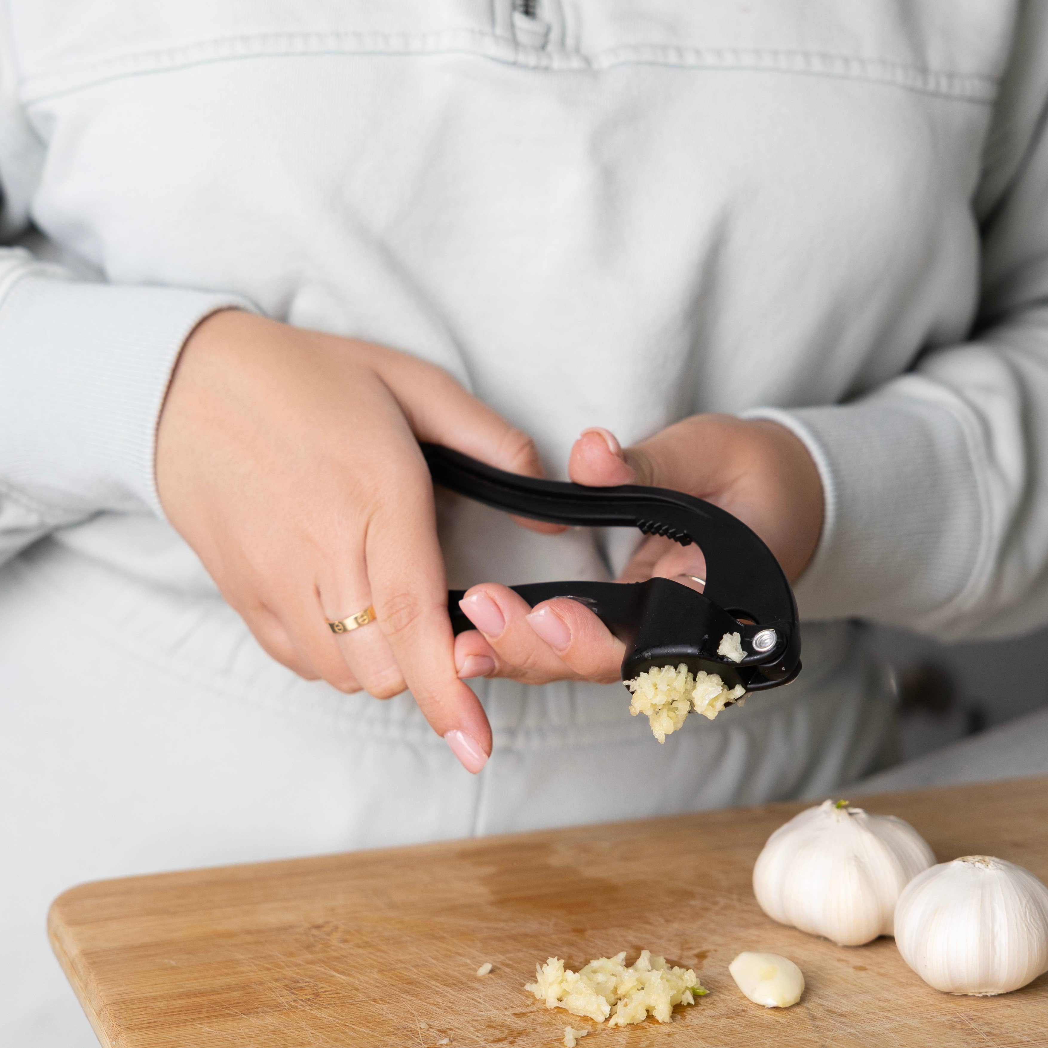 Fox Run Brands - Wholesale Kitchen Tool/Gadget - Fox Run Cast Aluminum Garlic Press, 6" Garlic Crusher2
