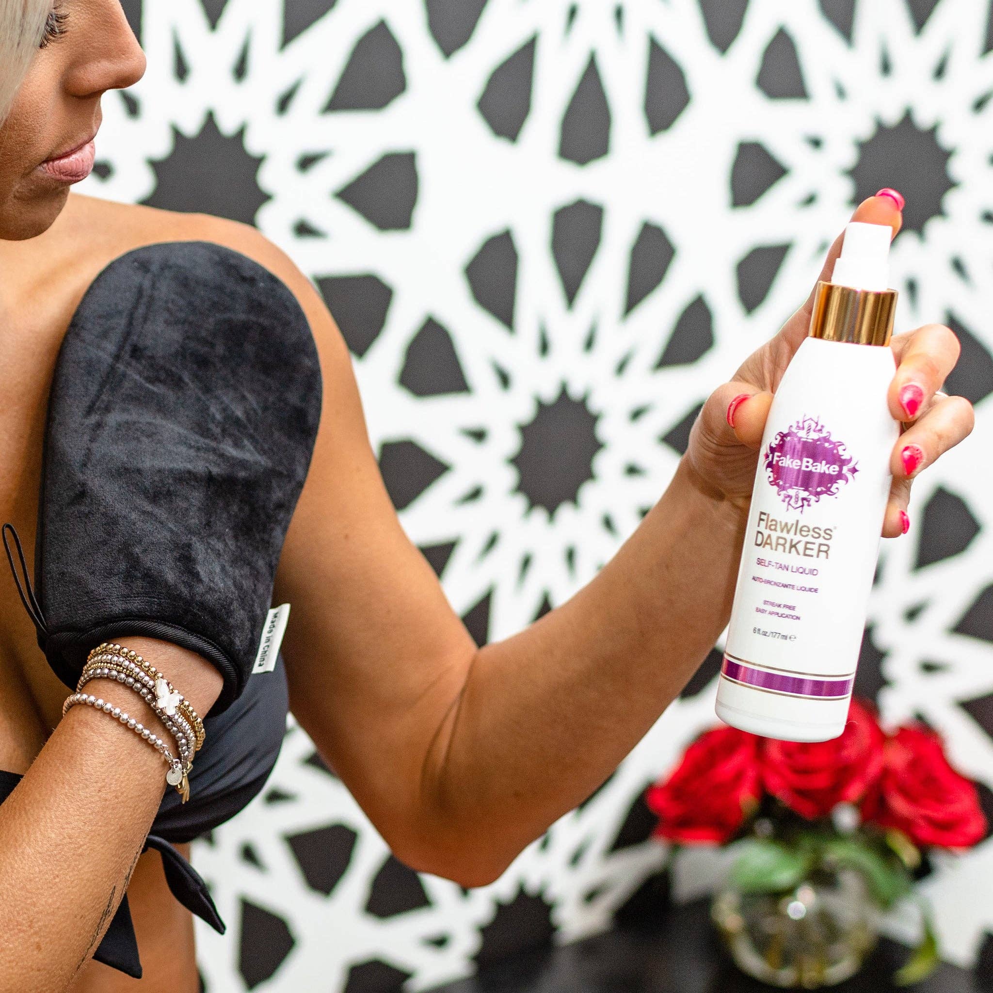 Fake Bake - Wholesale Self-Tanner - Fake Bake® Flawless® Darker Self-Tan Liquid with Ultimate Application Mitt and Glove5