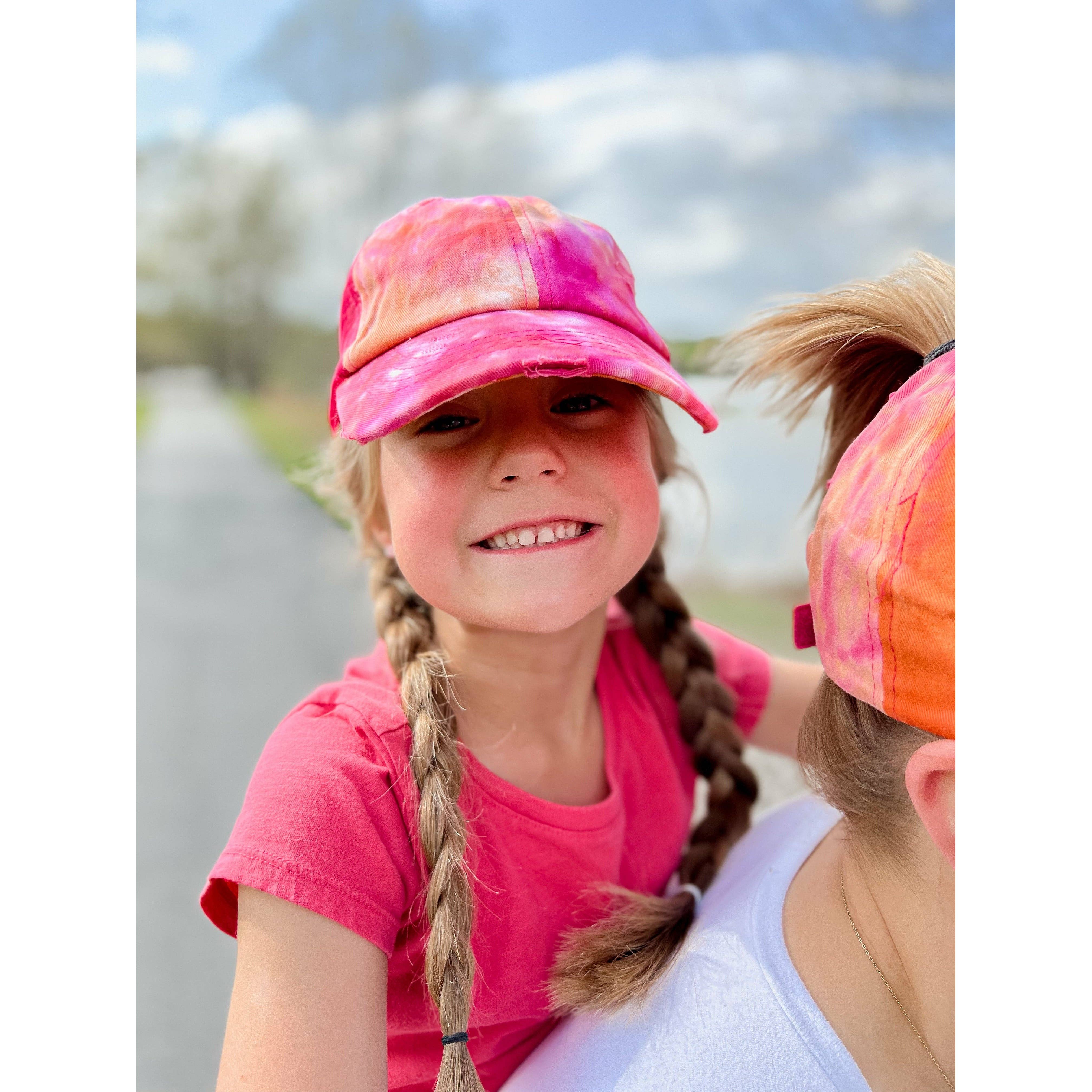 C.C Beanie – wholesale Baseballkeps – Barn – Barn Keps med Batikmönster och Korslagd Hög Hästsvans CC Ball Cap KIDSBT7917