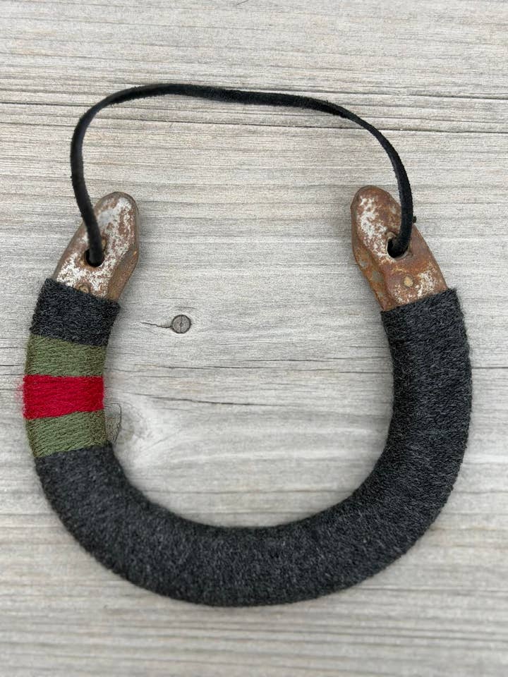 Fer à cheval LUCKY recyclé pour la vente par Bear + Scout